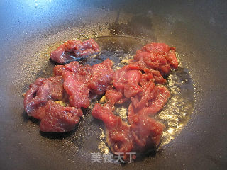九层塔菠萝炒牛肉的做法步骤：2