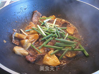 九层塔菠萝炒牛肉的做法步骤：5