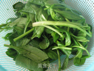 菠菜煎饼的做法步骤：1