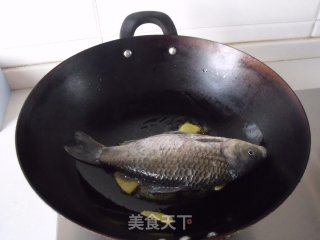 鲫鱼豆腐汤的做法步骤：3