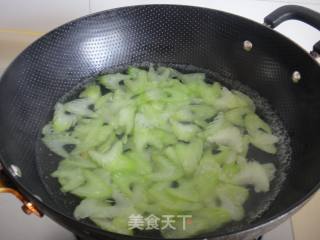西芹百合的做法步骤：3