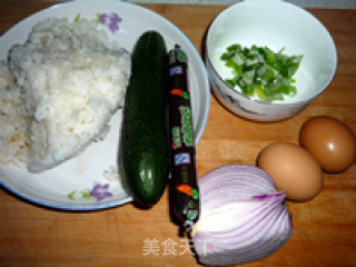 家常蛋炒饭的做法步骤：1