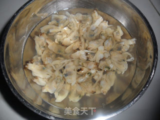 葱香蛤蜊肉的做法步骤：2