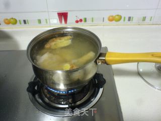 瑞士汁鸡腿的做法步骤：1
