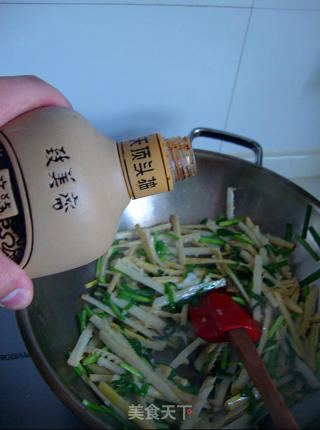 韭菜头炒冬笋的做法步骤：17