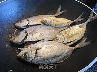 黄豆酱烧海鱼的做法步骤：2