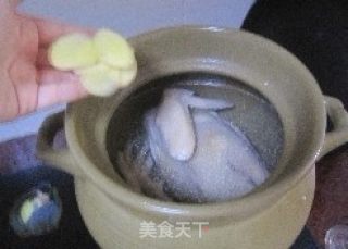 无花果香菇炖鸡汤的做法步骤：4