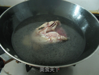 鲶鱼头汤的做法步骤：4