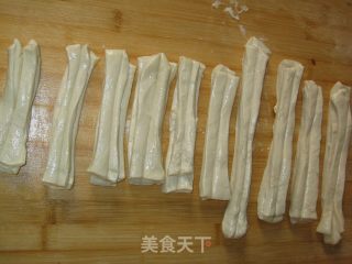 健康版--自制油条的做法步骤：2