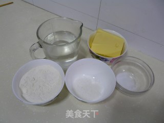 万能的千层酥皮的做法步骤：1
