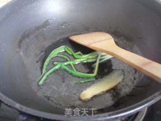 鲫鱼汤的做法步骤：2