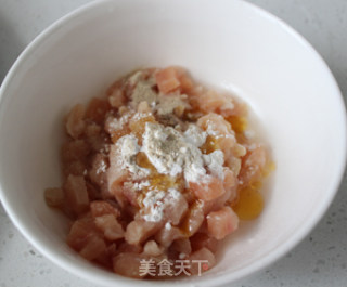 让你停不了嘴的风味小炒 飘香鸡粒的做法步骤：1