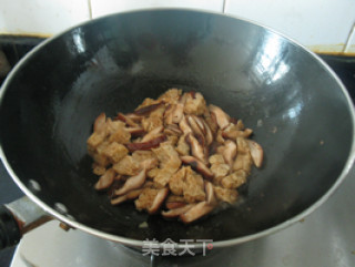 香菇炒面筋的做法步骤：6