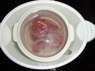瘦肉莲子汤的做法步骤：3