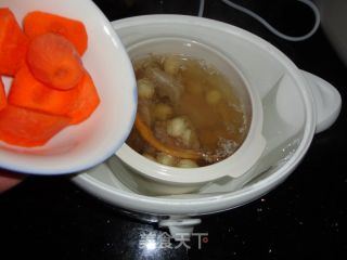 瘦肉莲子汤的做法步骤：5