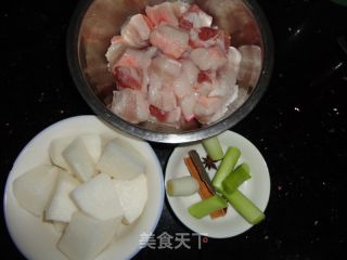 炖红烧肉的做法步骤：1
