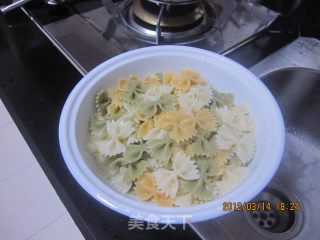 蝴蝶意面的做法步骤：2