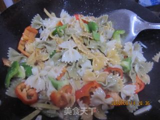 蝴蝶意面的做法步骤：4