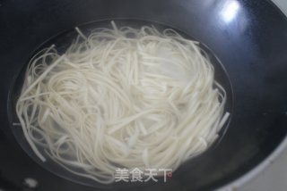 快手早餐——热汤面的做法步骤：4