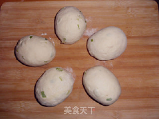 五香葱油饼的做法步骤：4