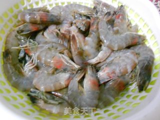 油焖大虾的做法步骤：1