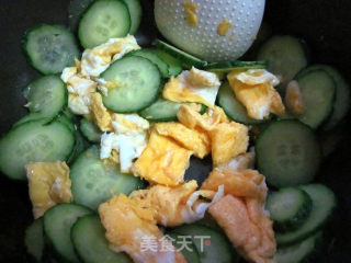 【电饭锅美食】黄瓜炒蛋的做法步骤：3