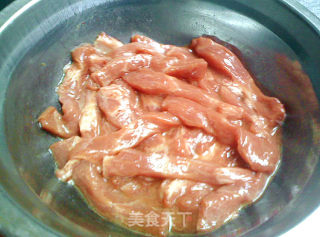 家常菜—肉条炒龙牙豆的做法步骤：4