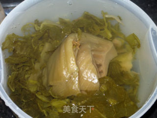肉丸猪肉煲咸菜的做法步骤：3