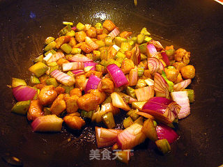 鸡肉炒西兰花梗的做法步骤：7