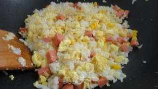 五彩缤纷蛋炒饭的做法步骤：5
