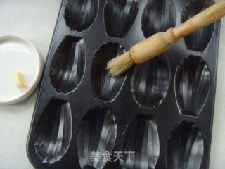 柠香玛德琳的做法步骤：1