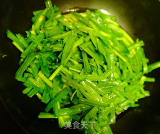 韭菜炒鸡蛋的做法步骤：5