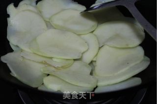[花花菜]—土豆回锅肉的做法步骤：2