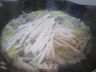 牛肉丸汤米果粉的做法步骤：5