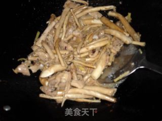 茶树菇炒鸡肉的做法步骤：10