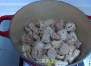 用最民间的顶级食材挑战百年老店的菜-----红焖大肠的做法步骤：6