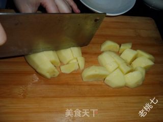 【老桃七厨房】压力锅——无水土豆五谷炖鸡的做法步骤：6