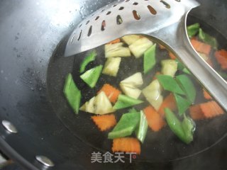 果蔬虾仁的做法步骤：5