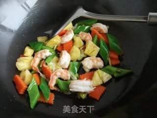 果蔬虾仁的做法步骤：8