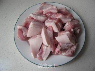大口吃肉，小口吃饭--我的歪理正解新菜--红烧肉豆泡的做法步骤：2