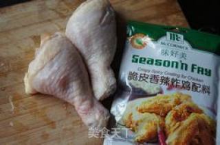 干煎鸡腿的做法步骤：1