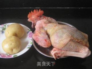 土豆烧鸡块的做法步骤：1