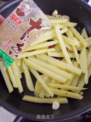 比薯条还好吃的新吃法【口味土豆条】的做法步骤：8