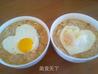 周末早餐之爱心煎蛋版酸辣米粉的做法步骤：4