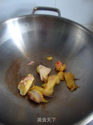 用广东南乳的天然色泽去上色的一道私房菜----私房南乳啤酒鸡的做法步骤：4