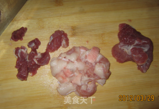 水果玉米炒肉的做法步骤：3
