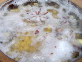 爱美的女人都不可错过的----五香煮黄豆的做法步骤：6