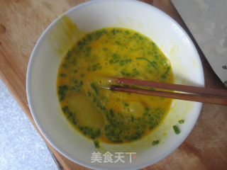 葱香鸡蛋的做法步骤：2