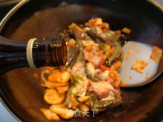 泡菜炒牛蛙的做法步骤：5
