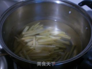 咸菜土豆汤的做法步骤：4